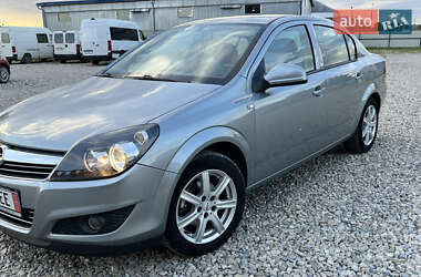 Седан Opel Astra 2011 в 