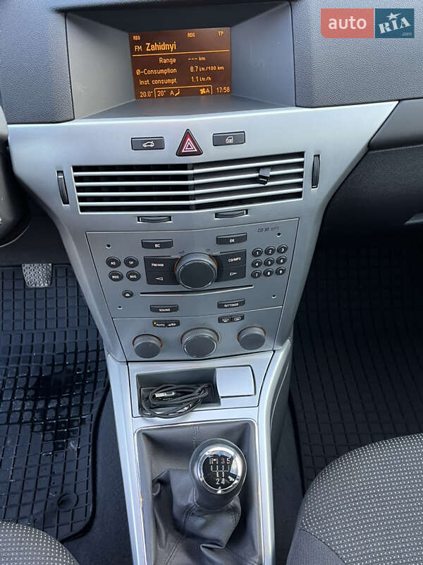 Седан Opel Astra 2011 в Калуші