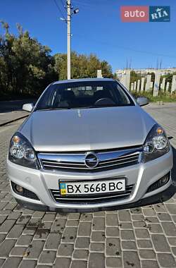 Opel Astra 2011