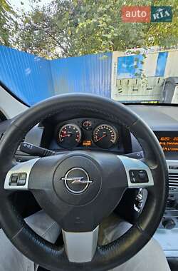 Седан Opel Astra 2011 в 