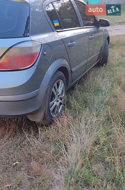 Хетчбек Opel Astra 2006 в 