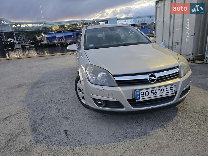 Универсал Opel Astra 2004 в 