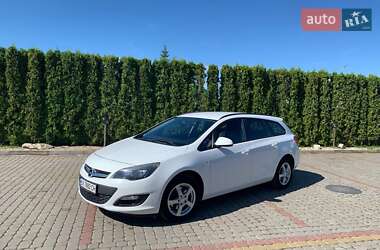 Універсал Opel Astra 2013 в Дунаївцях