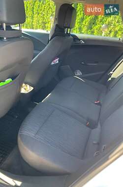 Универсал Opel Astra 2013 в 