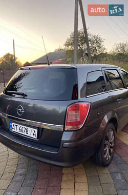 Универсал Opel Astra 2010 в 