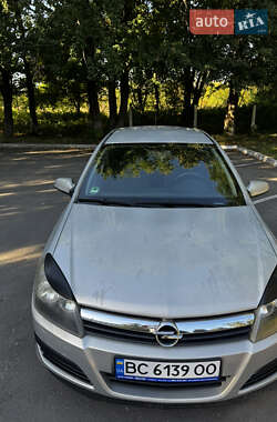 Хэтчбек Opel Astra 2006 в 