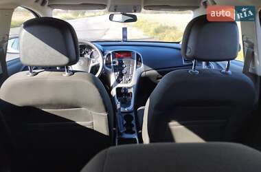Хэтчбек Opel Astra 2010 в 