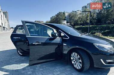 Седан Opel Astra 2012 в 