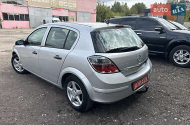 Хетчбек Opel Astra 2009 в 