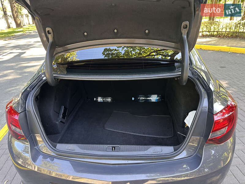 Седан Opel Astra 2013 в Киеве