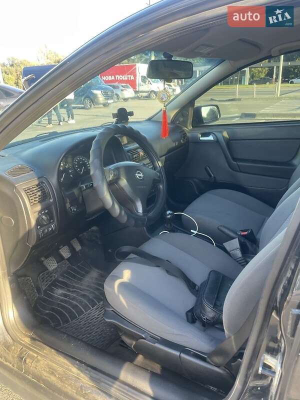 Седан Opel Astra 2008 в Гайсине