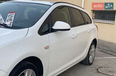 Универсал Opel Astra 2011 в 