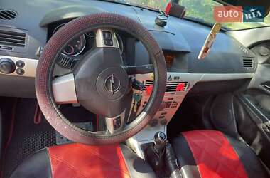 Купе Opel Astra 2008 в Львове