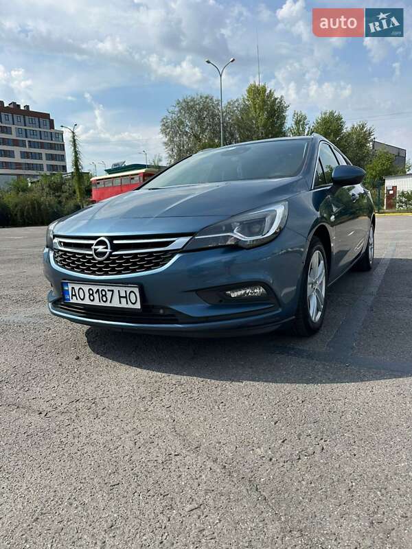 Универсал Opel Astra 2016 в Ужгороде