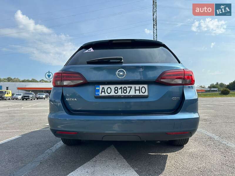 Универсал Opel Astra 2016 в Ужгороде