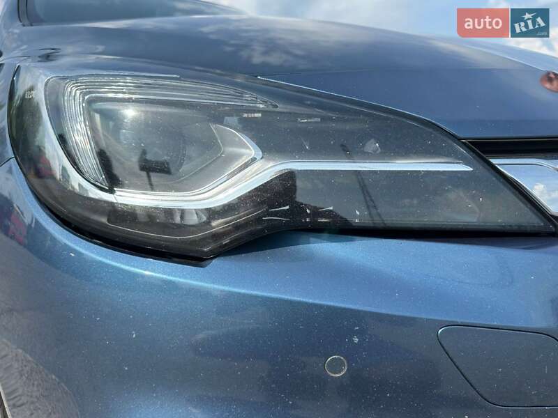 Универсал Opel Astra 2016 в Ужгороде