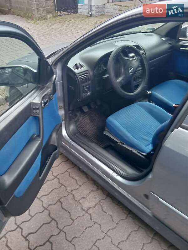 Универсал Opel Astra 2004 в Ровно