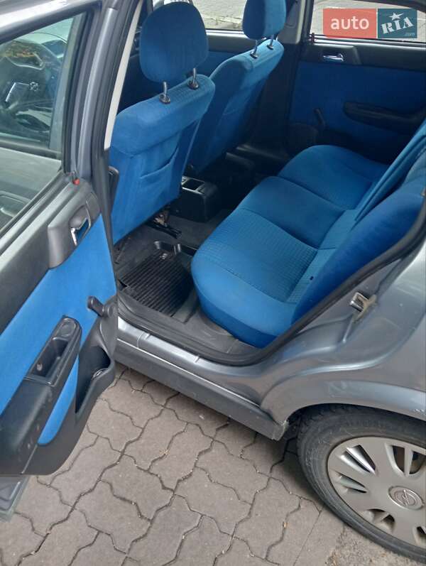 Универсал Opel Astra 2004 в Ровно
