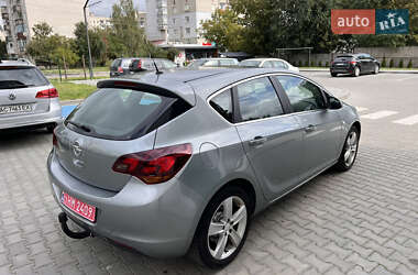Хэтчбек Opel Astra 2010 в 