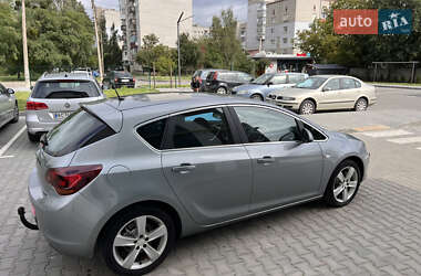 Хэтчбек Opel Astra 2010 в 
