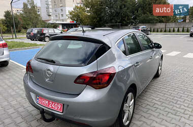 Хэтчбек Opel Astra 2010 в 