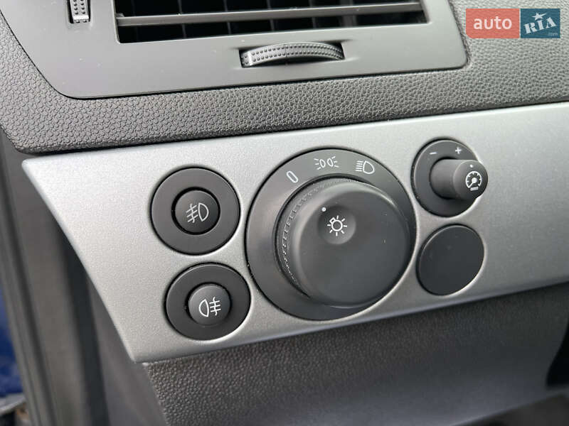 Универсал Opel Astra 2010 в Ровно