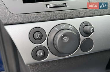 Универсал Opel Astra 2010 в 