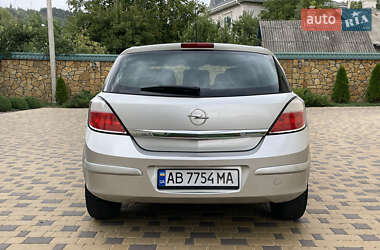 Хэтчбек Opel Astra 2004 в 