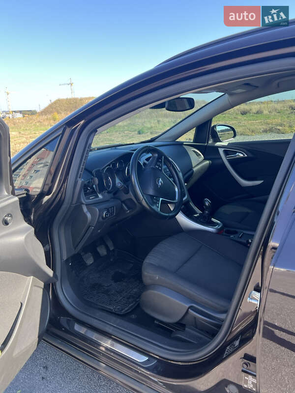 Универсал Opel Astra 2011 в Виннице