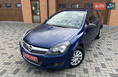 Універсал Opel Astra 2009 в Рівному