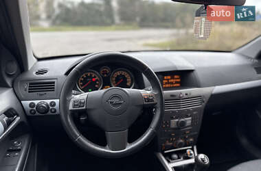 Универсал Opel Astra 2006 в 