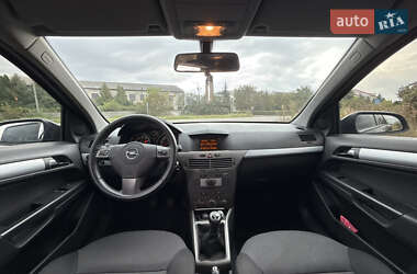 Универсал Opel Astra 2006 в 