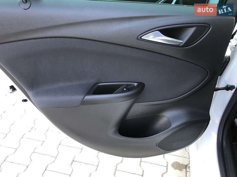Универсал Opel Astra 2019 в Теофиполе
