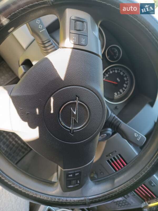 Универсал Opel Astra 2005 в Долине