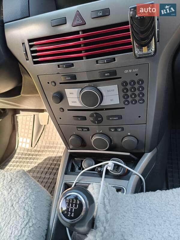 Универсал Opel Astra 2005 в Долине