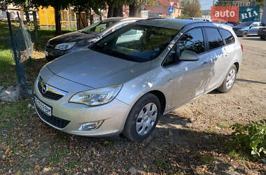 Opel Astra 2012