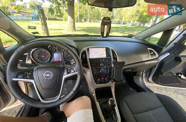 Универсал Opel Astra 2012 в 