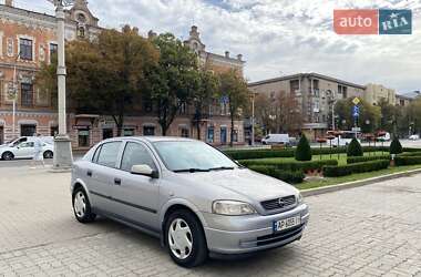 Хэтчбек Opel Astra 2002 в 