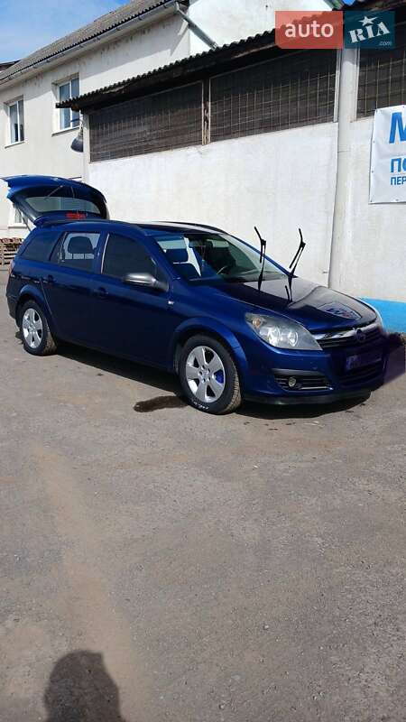 Универсал Opel Astra 2006 в Мукачево