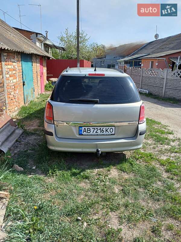 Универсал Opel Astra 2005 в Гайсине