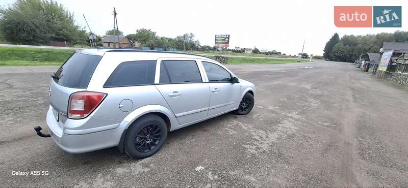 Универсал Opel Astra 2008 в Ровно