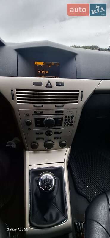 Универсал Opel Astra 2008 в Ровно