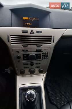 Универсал Opel Astra 2008 в 