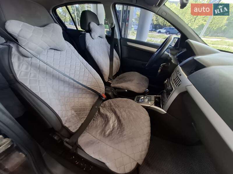 Хэтчбек Opel Astra 2008 в Николаеве