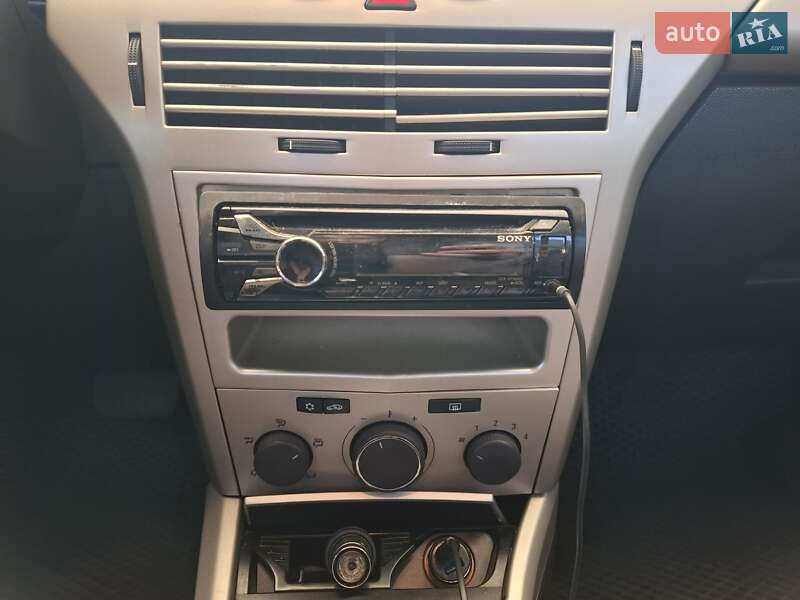 Хэтчбек Opel Astra 2008 в Николаеве
