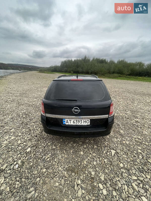 Универсал Opel Astra 2008 в Ивано-Франковске