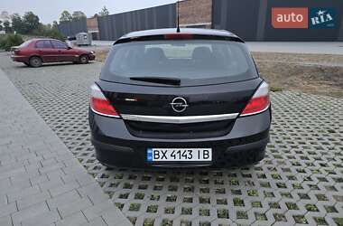 Хэтчбек Opel Astra 2006 в 
