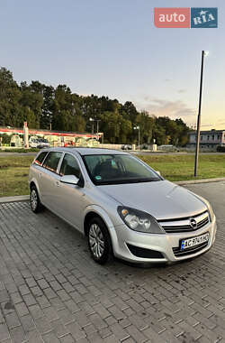 Универсал Opel Astra 2009 в Луцке