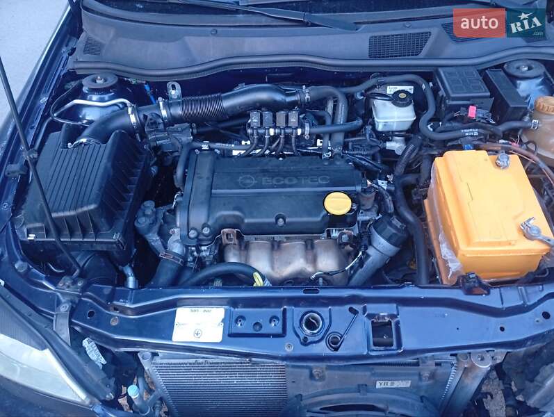 Седан Opel Astra 2006 в Первомайске