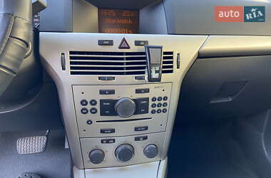 Хэтчбек Opel Astra 2007 в 